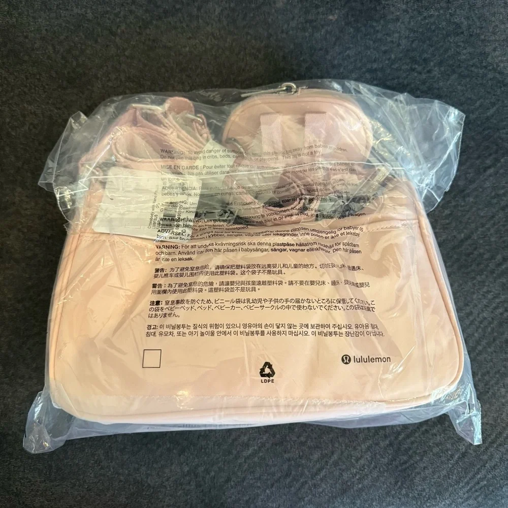 Lululemon Pink Crossbody Bag with Nano Pouch 2L - Picture 3 of 10